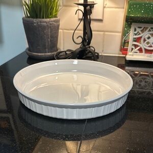 Corningware White Round Baking Dish